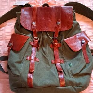 ❣️Amazing Rugged Looking Backpack! Can also be a purse or work bag❣️